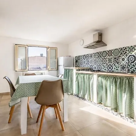 Leone Di Sicilia Apartment *